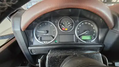 Land Rover Defender 110 SW — 4x4 Expedition Ready avec Équipement Camping Complet — Thumbnail 10