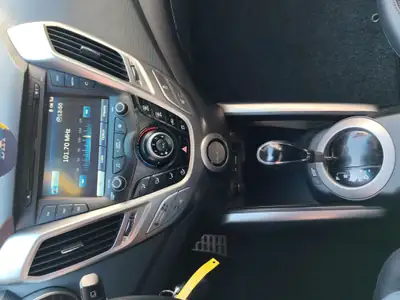 Hyundai Veloster 1.6 GDI — Coupé sportif automatique, entretien impeccable — Thumbnail 9
