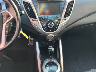 Hyundai Veloster 1.6 GDI — Coupé sportif automatique, entretien impeccable — Thumbnail 10