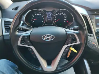 Hyundai Veloster 1.6 GDI — Coupé sportif automatique, entretien impeccable — Thumbnail 12