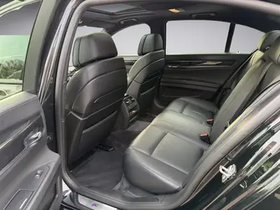 BMW 740d M Sport — Berline prestige diesel, entretien récent, 21 pouces — Thumbnail 10