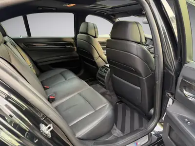 BMW 740d M Sport — Berline prestige diesel, entretien récent, 21 pouces — Thumbnail 11