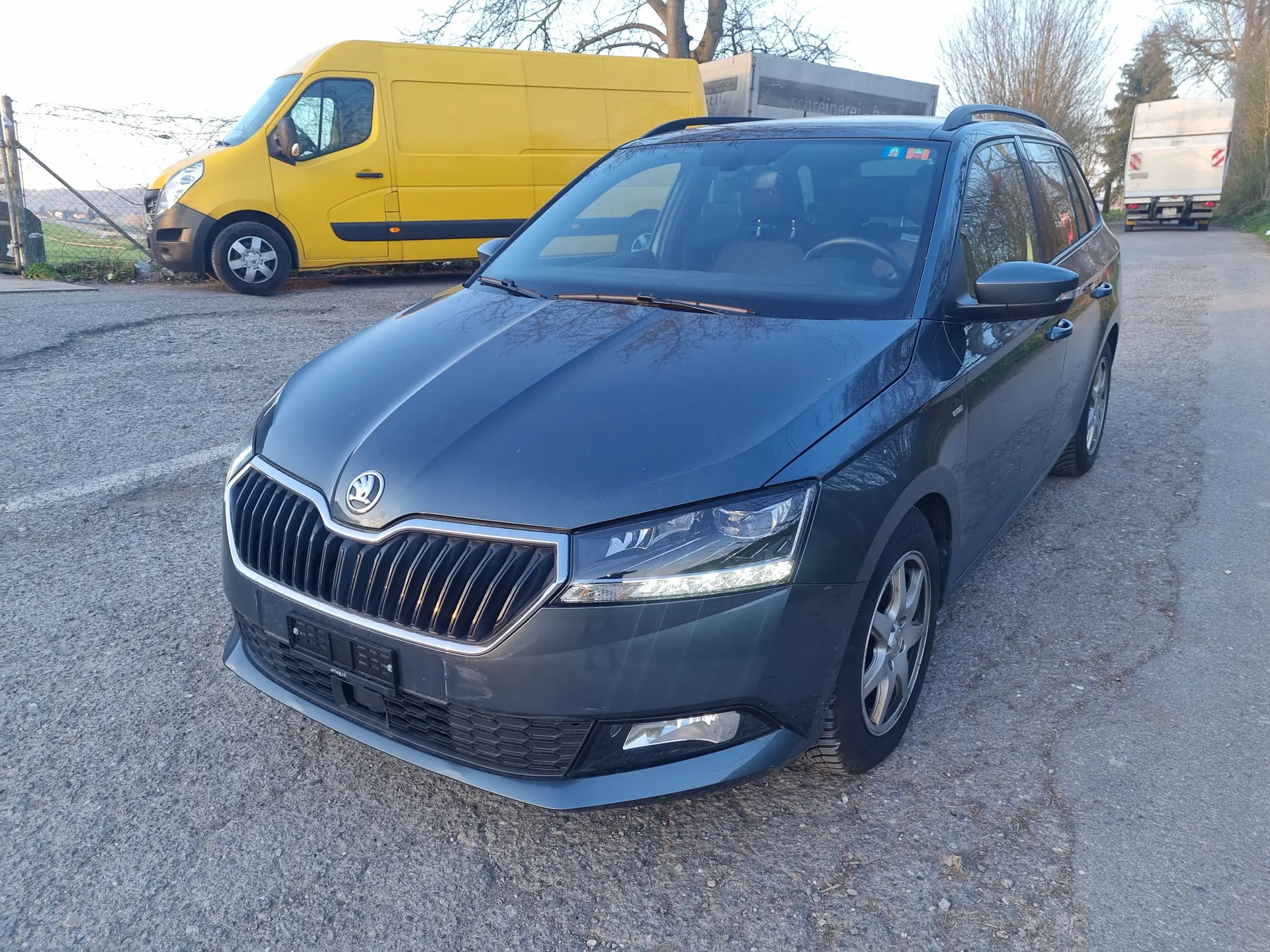 Skoda Fabia Combi 1.0 TSI Clever — Break économique, toit panoramique, 190 000 km — vista esterna