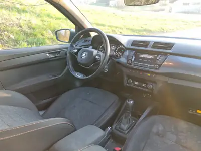 Skoda Fabia Combi 1.0 TSI Clever — Break économique, toit panoramique, 190 000 km — dettaglio