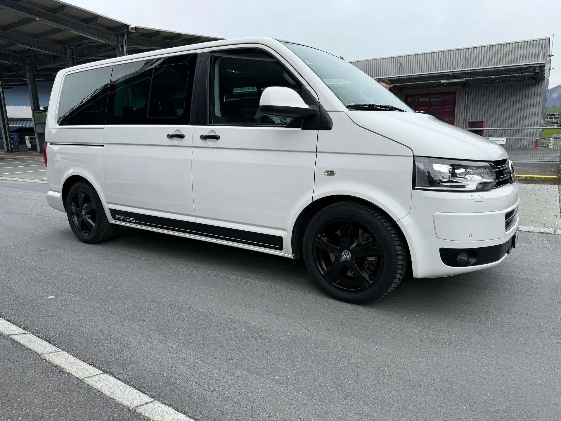VW T5 Multivan 2.0 Bi-TDI — Monospace 7 places, 4 roues motrices, faible kilométrage — Außenansicht