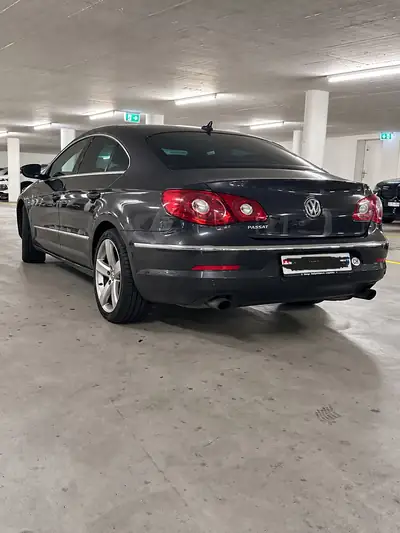 VW Passat CC 3.6 V6 FSI 4Motion — Coupé sportif, 300 ch et transmission intégrale — fianco