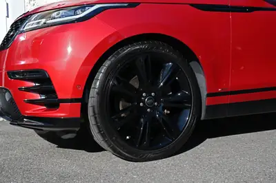 Land Rover Range Rover Velar R-Dynamic D 300 — V6 Turbodiesel, toit panoramique, 95 500 km — detail