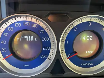 VOLVO XC60 D4 R-Design — SUV premium diesel AWD, 73 000 km, design scandinave — dettaglio