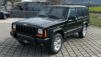 Jeep Cherokee 4.0 Limited Freedom — SUV robuste, moteur 185 ch, transmission automatique — vista esterna