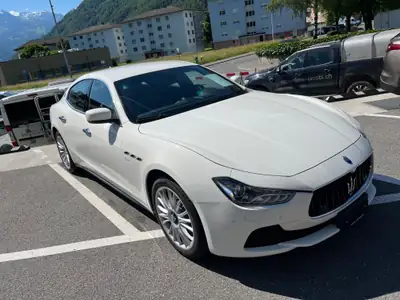 Maserati Ghibli S Q4 — Berline sportive italienne 411 ch, seulement 20'000 km — vista esterna