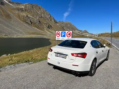 Maserati Ghibli S Q4 — Berline sportive italienne 411 ch, seulement 20'000 km — interni