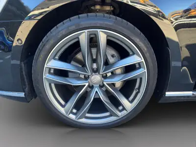 Audi A8 50 TDI Quattro — Berline de prestige hybride diesel, kilométrage modéré — Thumbnail 9