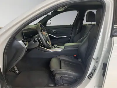 BMW 330d xDrive Touring — Break diesel hybride 48V, 59'000 km seulement — Armaturenbrett