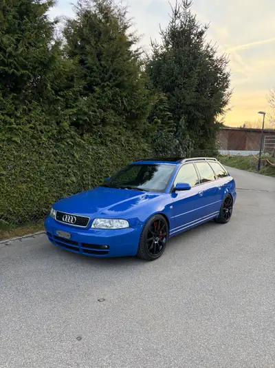 Audi S4 Avant quattro — Break sportif 265 ch, transmission manuelle, historique sans sinistre — vue extérieure