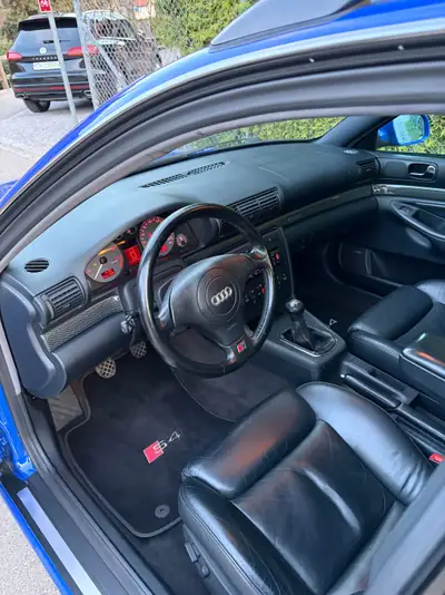 Audi S4 Avant quattro — Break sportif 265 ch, transmission manuelle, historique sans sinistre — tableau de bord