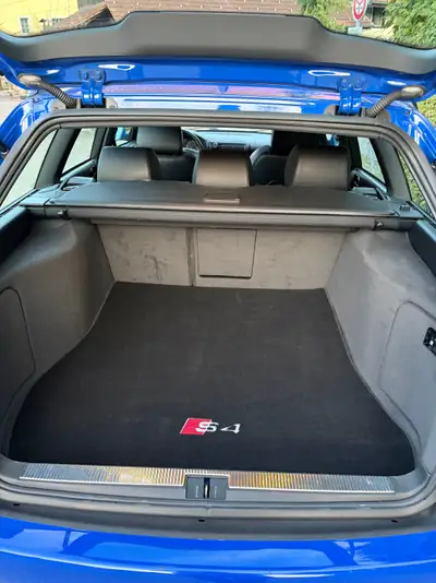 Audi S4 Avant quattro — Break sportif 265 ch, transmission manuelle, historique sans sinistre — Miniature 7