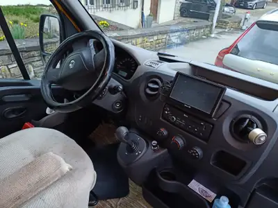 Renault Master T35 2.3 dCi L2H2 — Fourgon professionnel robuste, 136 600 km, sans sinistre — Miniatura 7
