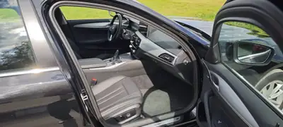 BMW 530i xDrive Touring 48V — Break premium hybride léger, 26 000 km seulement — détail