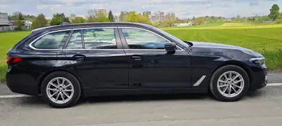 BMW 530i xDrive Touring 48V — Break premium hybride léger, 26 000 km seulement — intérieur