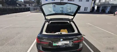 BMW 530i xDrive Touring 48V — Break premium hybride léger, 26 000 km seulement — Miniature 9