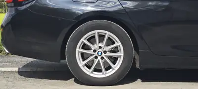 BMW 530i xDrive Touring 48V — Break premium hybride léger, 26 000 km seulement — Miniature 13