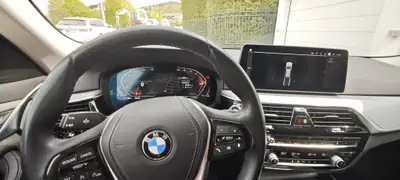 BMW 530i xDrive Touring 48V — Break premium hybride léger, 26 000 km seulement — Miniature 17