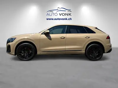 Audi Q8 50 TDI S-Line — SUV premium diesel avec direction intégrale et toit panoramique — fianco