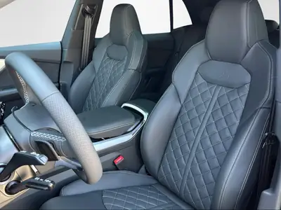 Audi Q8 50 TDI S-Line — SUV premium diesel avec direction intégrale et toit panoramique — Miniatura 13