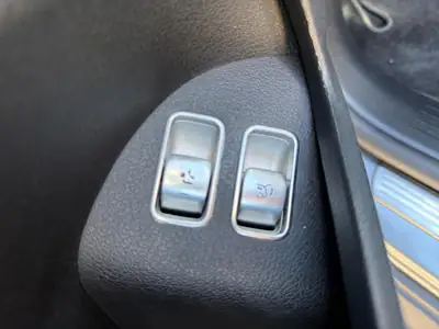 Mercedes-Benz GLE 450 4MATIC — SUV premium hybride avec 100 000 km — Miniature 16