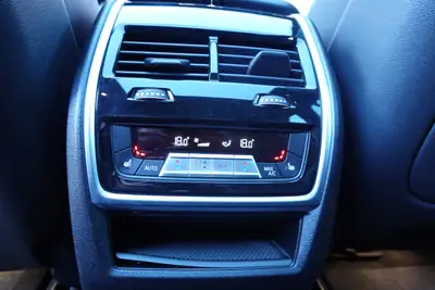 BMW X5 xDrive 40d M Sport — SUV premium diesel, équipé et fiable — Miniature 23