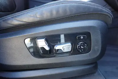 BMW X5 xDrive 40d M Sport — SUV premium diesel, équipé et fiable — Miniature 28