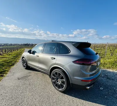 Porsche Cayenne S Diesel — 385 CV, Prestige SUV avec Garantie jusqu'à 2027 — fianco