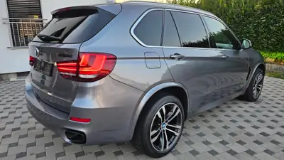 BMW X5 xDrive M50d Steptronic — SUV premium diesel performant, 185 000 km — interni