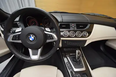 BMW Z4 sDrive35i E89 — Roadster sportif, 306 ch DKG, équipement premium — Miniature 9