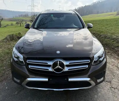 Mercedes-Benz GLC 250 d Exclusive 4Matic — SUV premium diesel, 4x4 performant et économe — vista posteriore