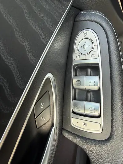 Mercedes-Benz GLC 250 d Exclusive 4Matic — SUV premium diesel, 4x4 performant et économe — Miniatura 13