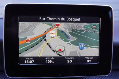 Mercedes-Benz A 200 Night Star — Compacte premium, sièges chauffants et jantes 18 pouces — Miniature 16