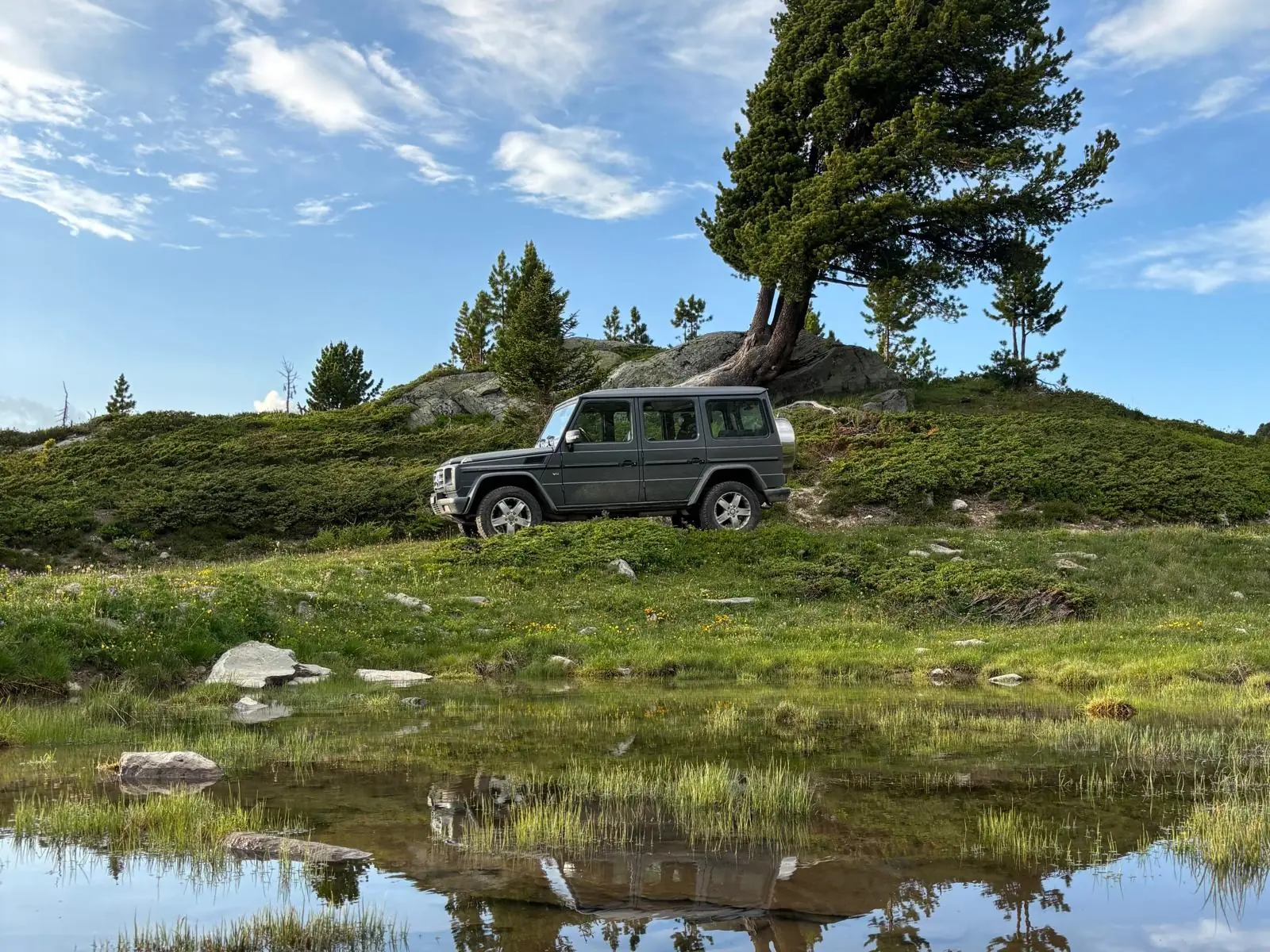 Mercedes-Benz G 400 — Un classique intemporel du 4x4 de prestige — vista esterna