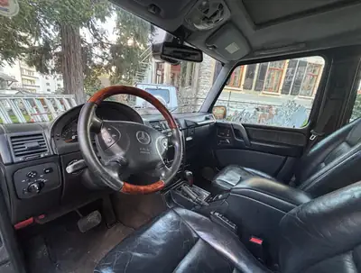 Mercedes-Benz G 400 — Un classique intemporel du 4x4 de prestige — interni