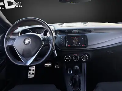 Alfa Romeo Giulietta 2.0 JTDM Veloce TCT — Diesel performant, état impeccable, services à jour — Miniature 11