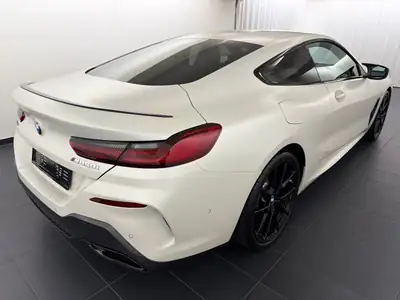 BMW M850i xDrive 2023 — Coupé sportif haute performance, 8300 km seulement — rear view