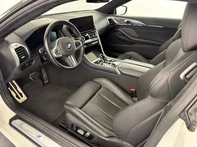 BMW M850i xDrive 2023 — Coupé sportif haute performance, 8300 km seulement — dashboard