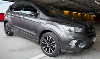 Ford Kuga 2.0 TDCi ST Line 4WD — SUV diesel robuste, 4 roues motrices et équipement premium — arrière