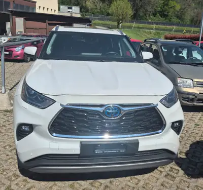 Toyota Highlander 2.5 HSD Premium — SUV 7 places hybride, 20'000 km seulement — Seitenansicht