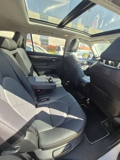 Toyota Highlander 2.5 HSD Premium — SUV 7 places hybride, 20'000 km seulement — Miniatur 12