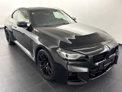 BMW M2 Steptronic 2025 — Coupé sportif haute performance, 5100 km seulement — interior