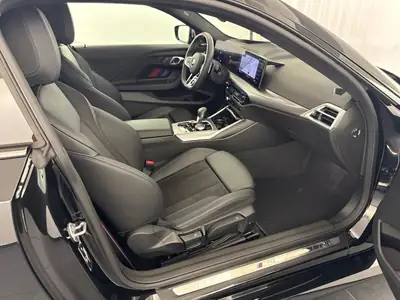 BMW M2 Steptronic 2025 — Coupé sportif haute performance, 5100 km seulement — Thumbnail 9
