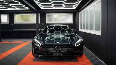 Mercedes-AMG GT Coupé — V8 Biturbo 462 ch, très faible kilométrage et intérieur carbone — côté