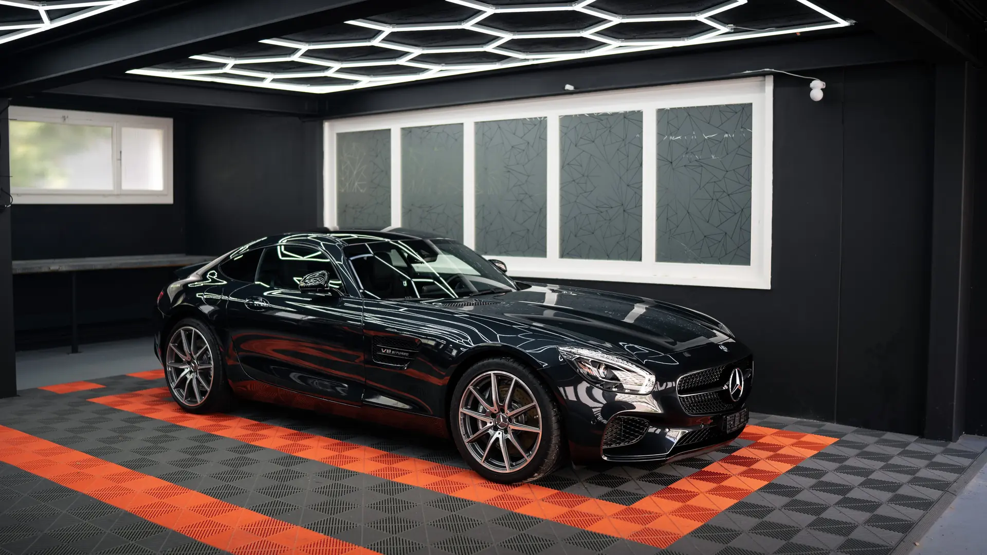 Mercedes-AMG GT Coupé — V8 Biturbo 462 ch, très faible kilométrage et intérieur carbone — vue extérieure