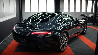 Mercedes-AMG GT Coupé — V8 Biturbo 462 ch, très faible kilométrage et intérieur carbone — Miniature 7